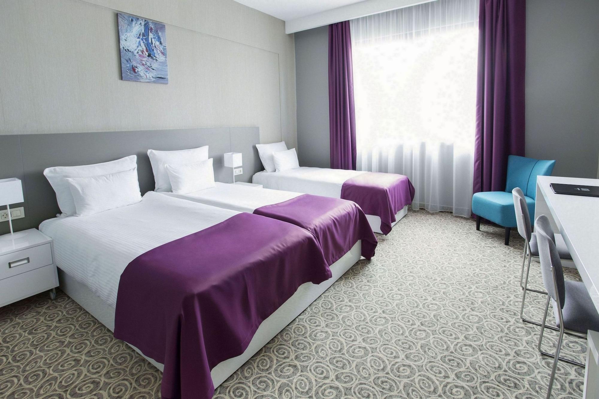 Radisson Red Belgrade Hotel Exterior photo