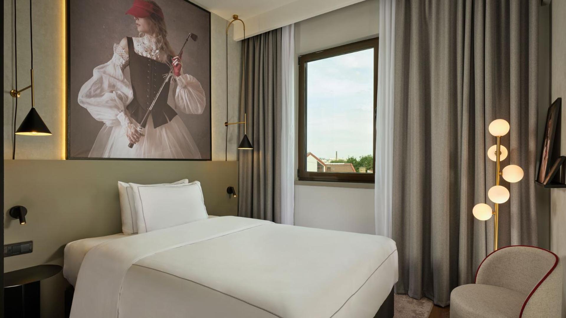 Radisson Red Belgrade Hotel Room photo